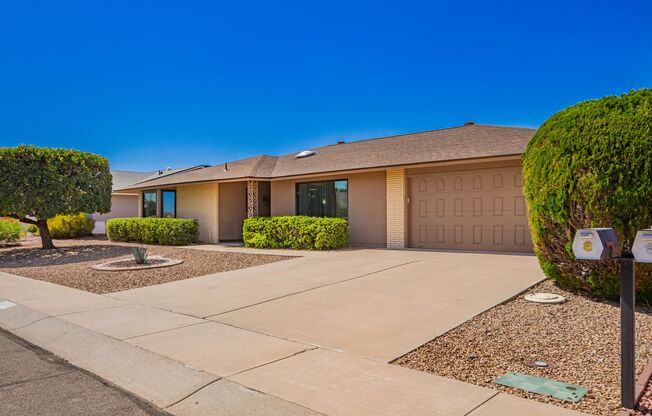 Beautifully updated 2 bed 2 bath in Sun City! TONs of amenities!!