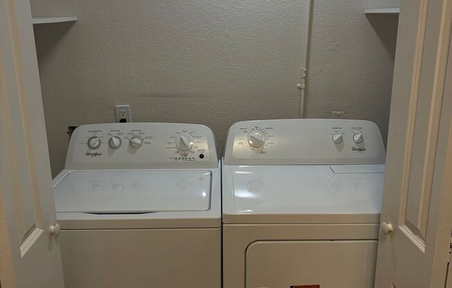 2 beds, 1 bath, 860 sqft, $1,850, Unit I-01
