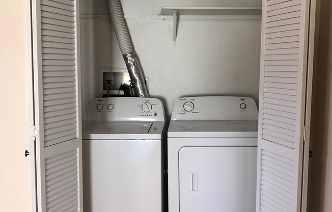 2 Bed 1 Bath | Large Yard | Washer/Dryer Hookups | Central Air | Pet Friendly | Section 8 Welcomed