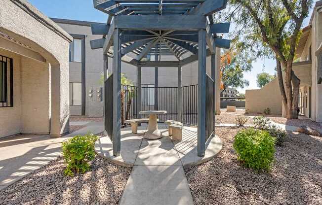 Glen Oaks Outdoor Seating