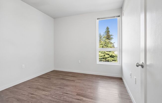 3 beds, 2 baths, 1,183 sqft, $1,925, Unit 404