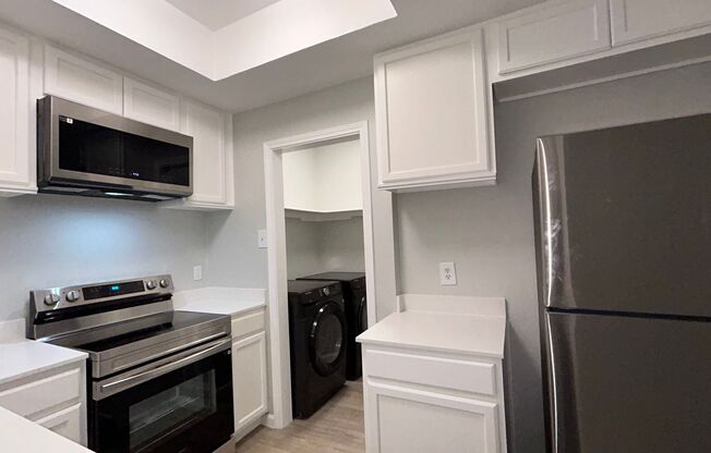 1 bed, 1 bath, $1,250, Unit #120