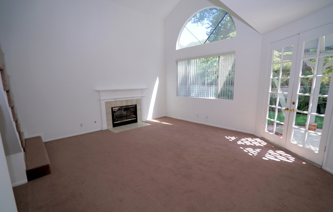 Mountain View Home for Rent in Saugus!