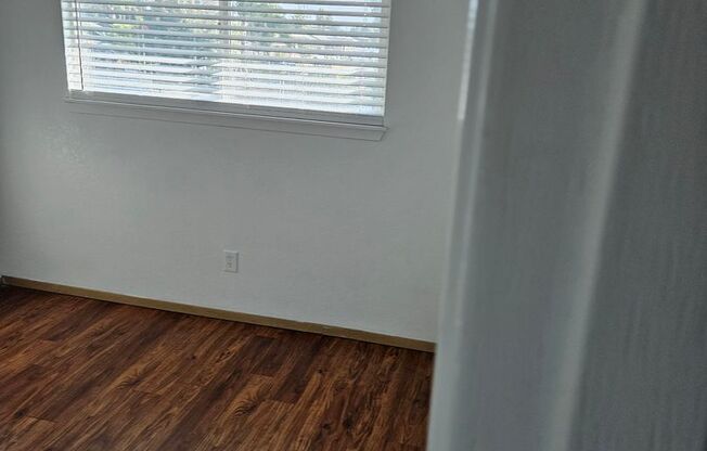 2 beds, 1 bath, 875 sqft, $1,675, Unit 13