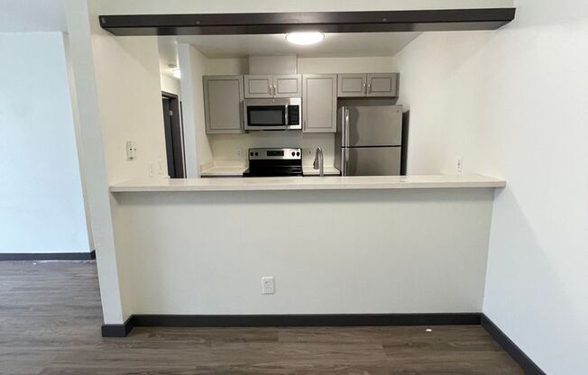 2 beds, 2 baths, $2,295, Unit 309