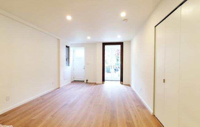 363 PARKSIDE AVE