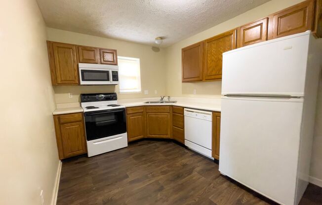 1 bed, 1 bath, 752 sqft, $695, Unit 9100