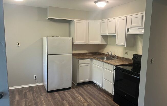 2 beds, 1 bath, 720 sqft, $925