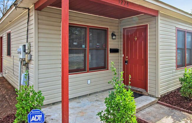 Move-In Ready Ranch Minutes from Plaza Midwood, NoDa & Uptown