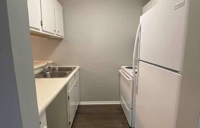 1 bed, 1 bath, 570 sqft, $725, Unit 4117-9