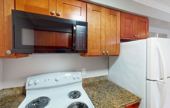 2 beds, 1 bath, 715 sqft, $2,450, Unit 625-6