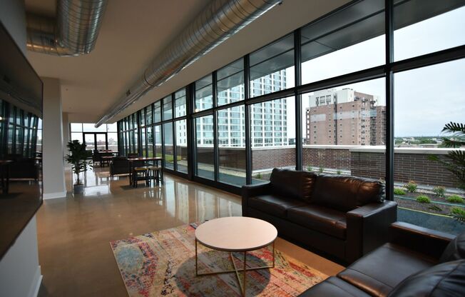 1 bed, 1 bath, 642 sqft, $3,160, Unit 3833-417