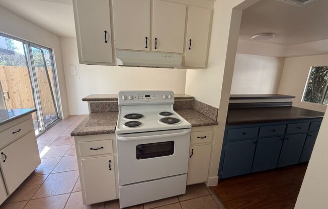 725-731 W. Duarte
