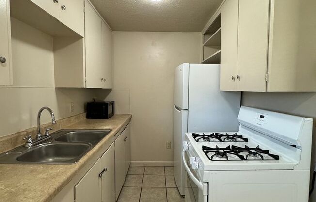 Updated Three Bedroom apartment in Salt Lake City, 1,400 sq ft; New Carpet