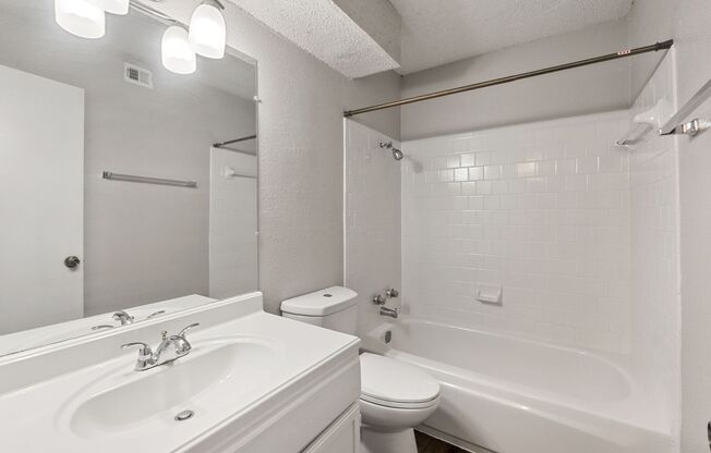2 beds, 2 baths, 982 sqft, $799, Unit 151