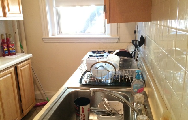 2 beds, 1 bath, 836 sqft, $3,400, Unit 03-001