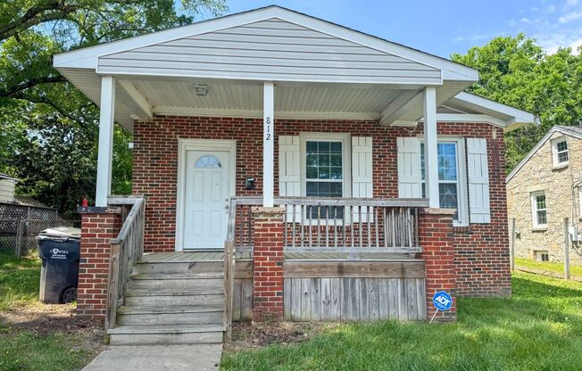 812 Colonial Avenue, Colonial Heights