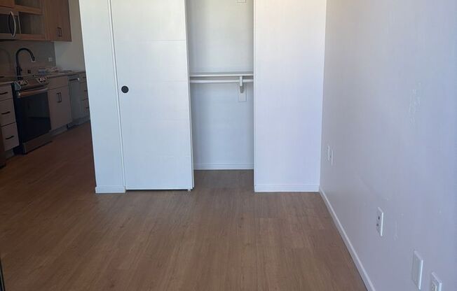 Studio, 1 bath, 354 sqft, $2,395, Unit 707