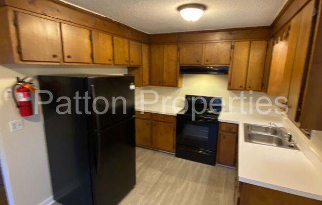 3 beds, 1 bath, $1,395