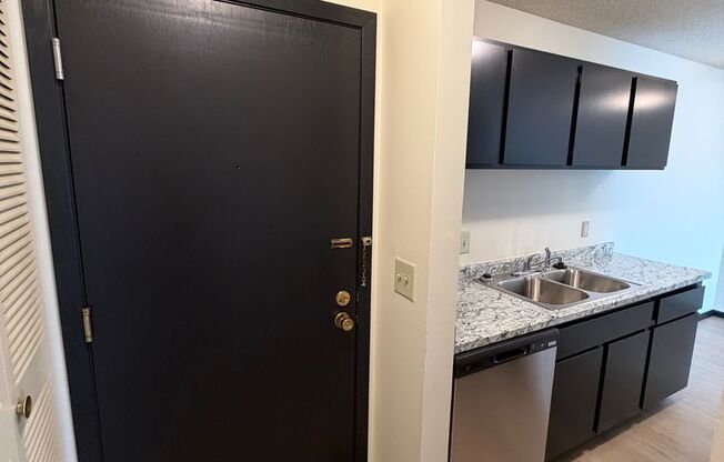 1 bed, 1 bath, 750 sqft, $1,100, Unit 7720-314