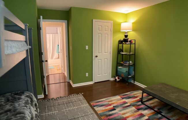 2 beds, 2 baths, $1,595, Unit Unit 1A32