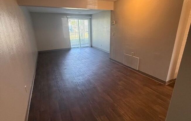 2 beds, 1 bath, 858 sqft, $820, Unit 2615-103