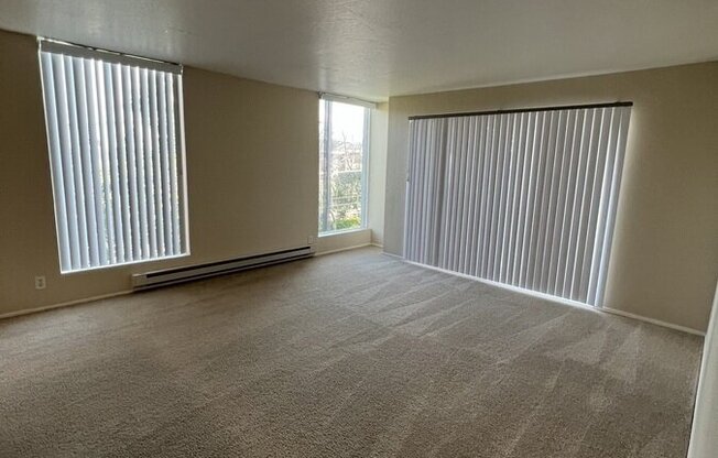 1335 El Camino Real