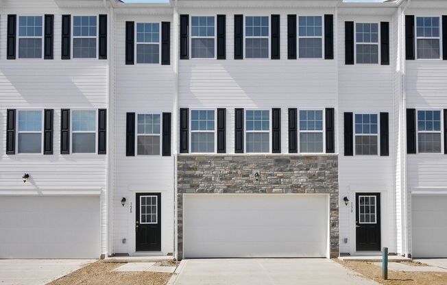 Modern 3 Bed, 2.5 Bath Condo – Spacious, Stylish & Move-In Ready!