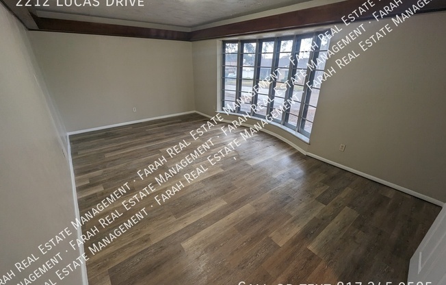 2212 LUCAS DR