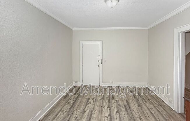 126 Mendoza Ave