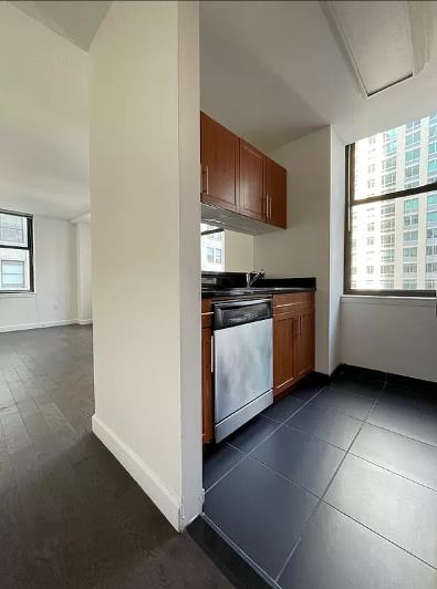 1 bed, 1 bath, $4,350, Unit 1701