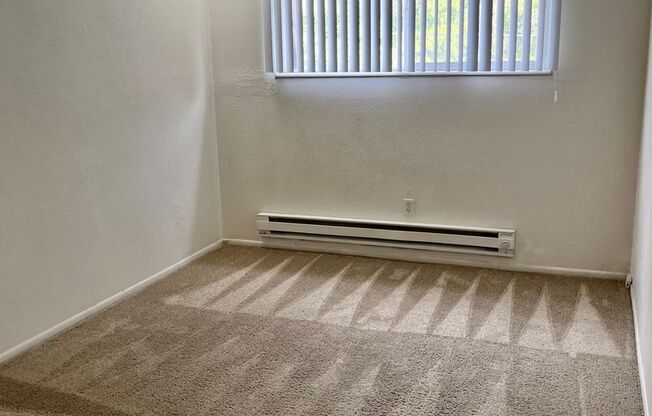 2 beds, 1 bath, 800 sqft, $1,325, Unit 10B