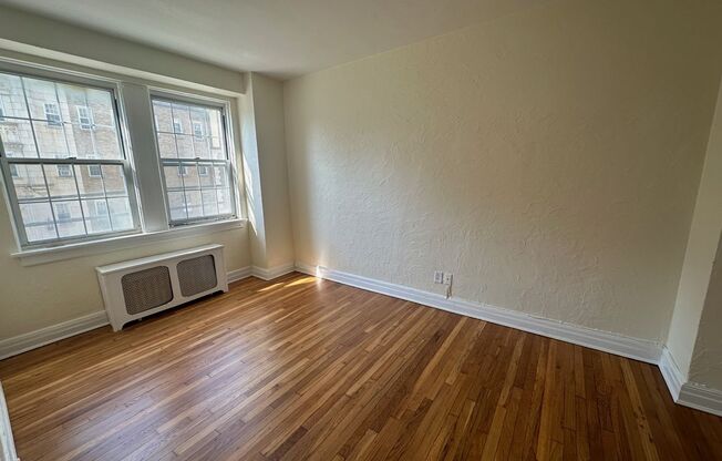 2 beds, 2 baths, 1,303 sqft, $2,200, Unit New King Edward 202