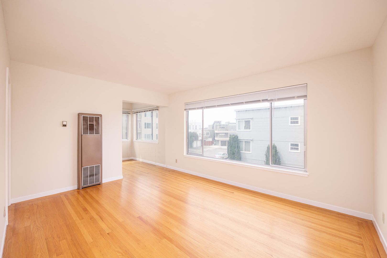 600 Laurel Street (388r)