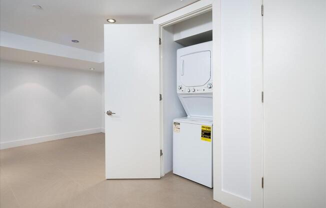 131 W 122 ST