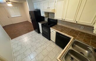 2 beds, 1.5 baths, $650, Unit 1404