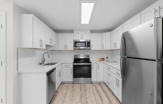Studio, 1 bath, 384 sqft, $1,680