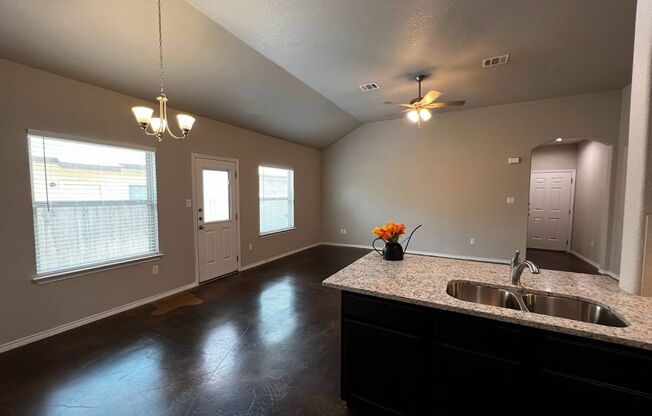 3 beds, 2 baths, $1,295, Unit 1513 Lucille St