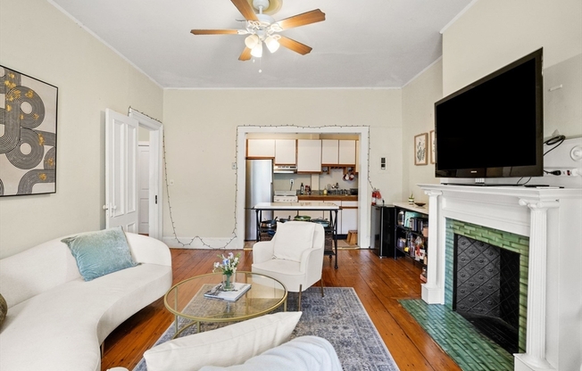 296 Marlborough St 1