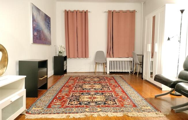 334 E 53 ST