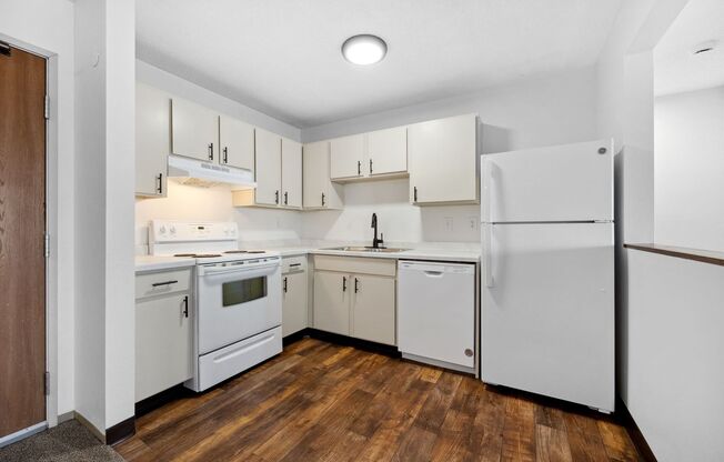 2 beds, 2 baths, 985 sqft, $1,530, Unit 1501-317