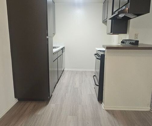 2 beds, 2 baths, 900 sqft, $2,600, Unit 230