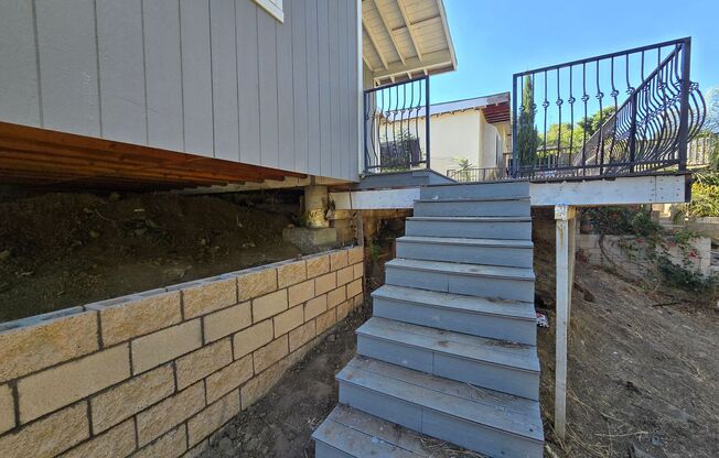 Beautifully Remodeled 3 Bed, 2 Bath Home for Lease!