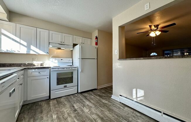 2 beds, 1 bath, 900 sqft, $1,350, Unit 1803-3