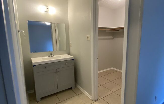 2 beds, 2 baths, $1,695, Unit # #A