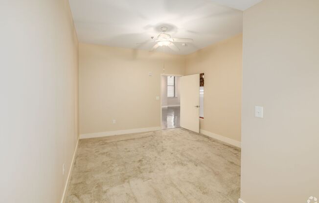 2 beds, 2 baths, 1,295 sqft, $1,990, Unit L20