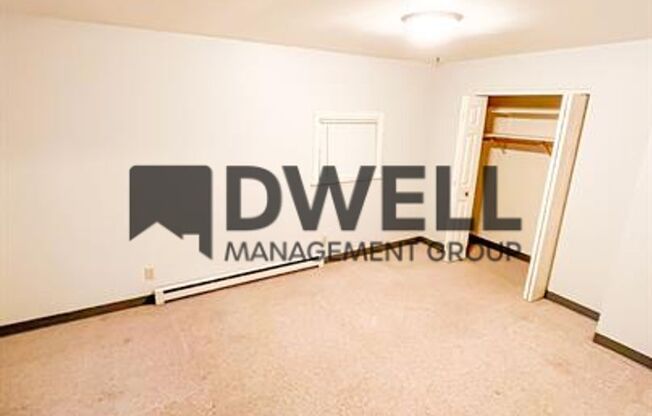 2 beds, 1 bath, $875, Unit 2