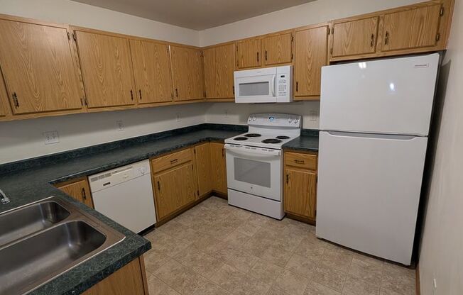 2 beds, 1 bath, 1,100 sqft, $1,359, Unit 1053 5301