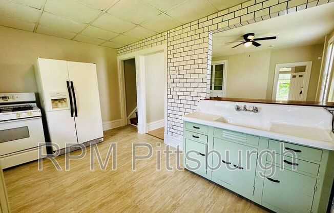 1115 KARL AVE