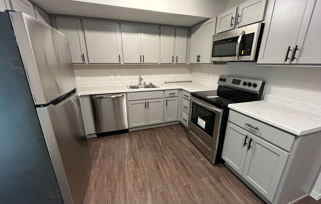 1 bed, 1 bath, 521 sqft, $1,449, Unit 13